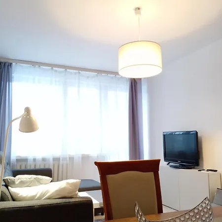 Sloneczny - Mieszkanie Niedaleko Manufaktury Apartment